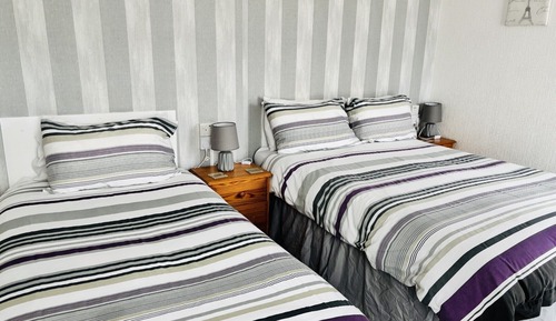 Suite, Ensuite (3 - 2 Adults & 1 Child)