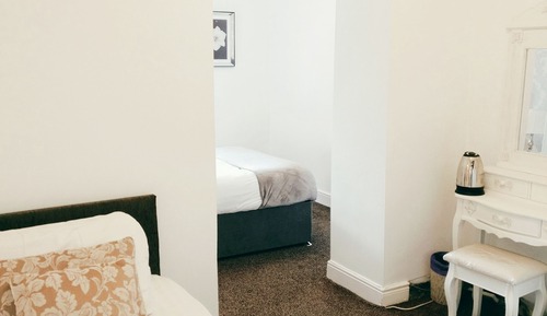 Standard Triple Room, Ensuite