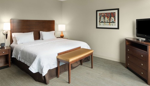 One King Bed Accessible (Hearing)