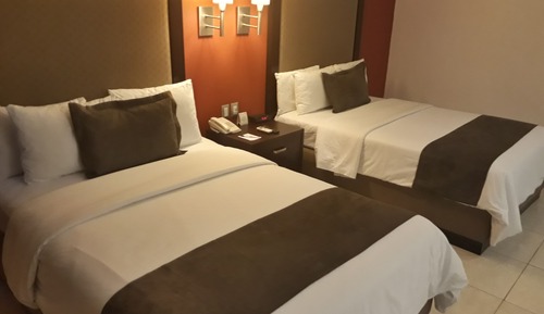Executive Suite, 2 Double Beds