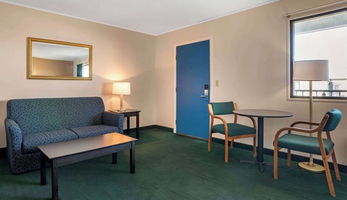 Room, Multiple Beds, Non Smoking (Larger Unit)