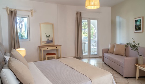 Standard Triple Room, Garden View