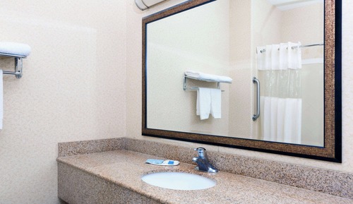 Room, 1 King Bed, Mobility Accessible, Non Smoking (Bathtub with Grab Bars)