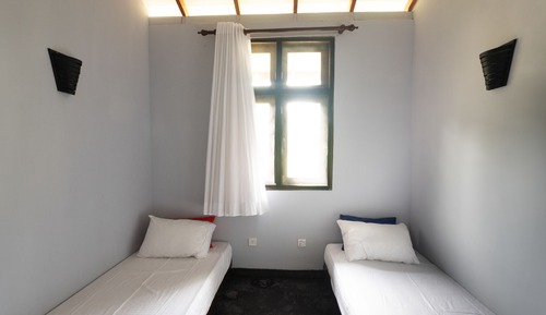 2 Bedrooms Villa