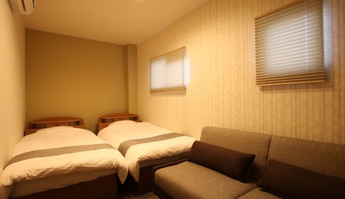 Twin Room with Extra Bed, 301 (Check in time from 3pm - 10pm)