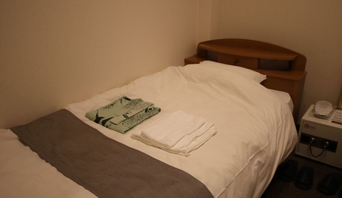 Small Twin Room, 203 (Check in time from 3pm - 10pm)