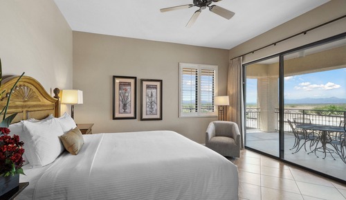 Suite, 1 King Bed, Non Smoking
