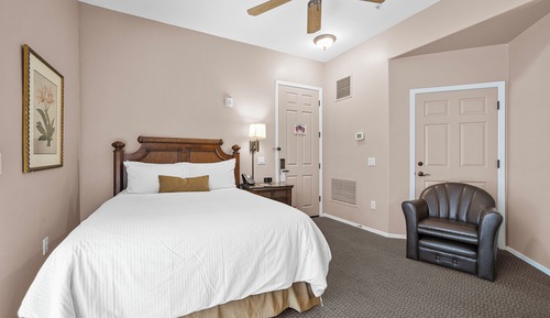 Standard Room, 1 Queen Bed, Non Smoking