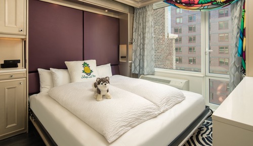 Room, 1 King Bed (Cosmo)