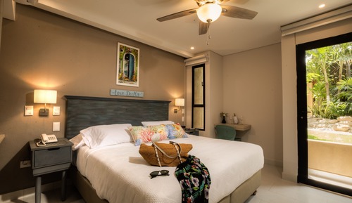 Standard Room, 1 Queen Bed, Non Smoking