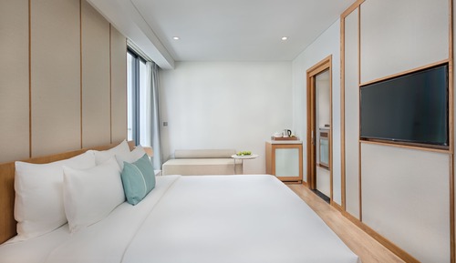 Grand Suite, 2 Bedrooms, Balcony, Ocean View ( Daily Laundry Inclusive)