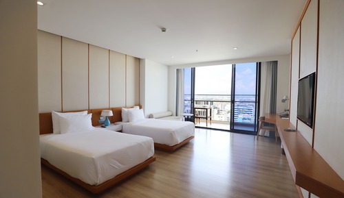 Premier Suite, 2 Twin Beds, Balcony, City View