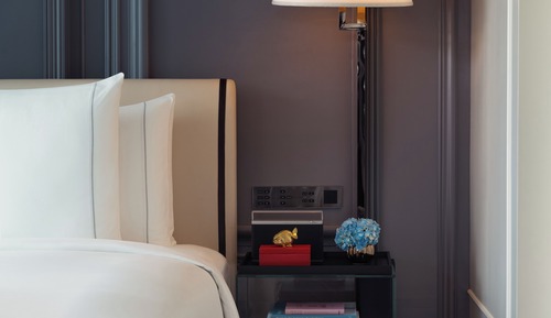 Suite, 1 King Bed (Rosewood Suite)