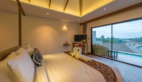 Exclusive Pool Villa with Bathtub