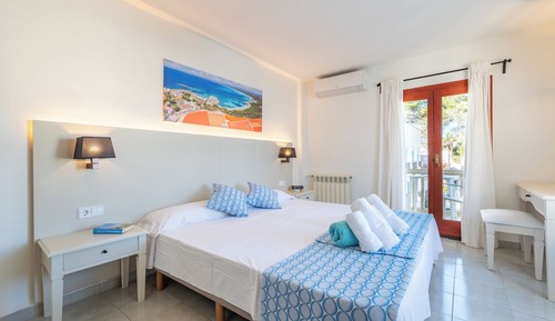 Double or Twin Room, Terrace, Pool View