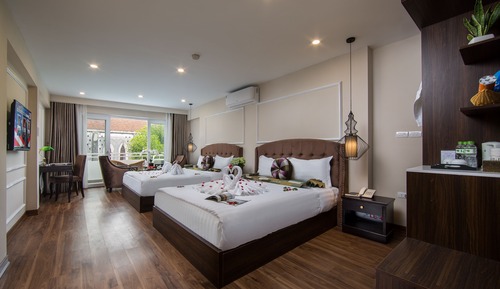 Family Room, Balcony