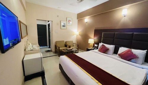 Deluxe Room, 1 Bedroom, Pool View
