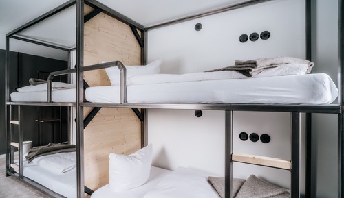 Family Room, Multiple Beds, Bathtub