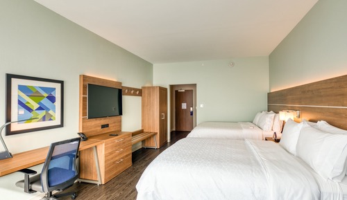Suite, 2 Queen Beds, Mobility Accessible (Accessible Tub)