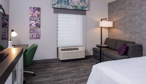 Room, 1 King Bed, Refrigerator & Microwave