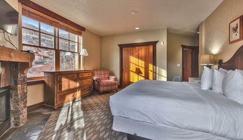 Signature Condo, 3 Bedrooms