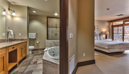 Signature Condo, 3 Bedrooms, Fireplace