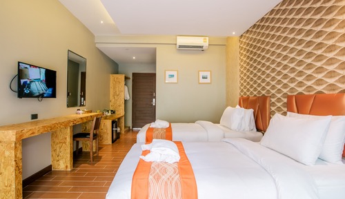 Deluxe Room with Mountain View