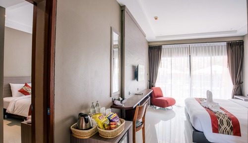 Deluxe Room with Pool Access
