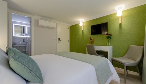 Standard Double Room, 1 Queen Bed, Garden View