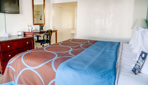 Deluxe Room, 1 King Bed, Non Smoking