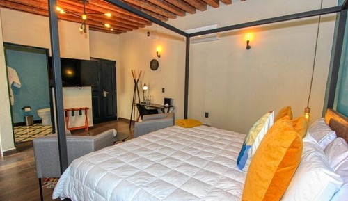 Master Suite (6)
