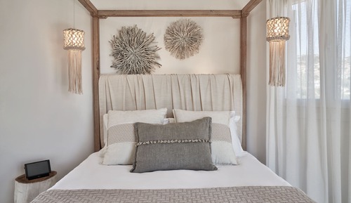 Honeymoon Suite