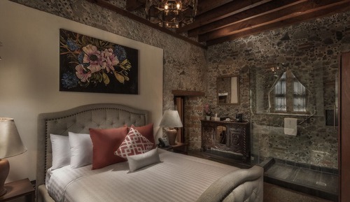 Standard Room, 1 Queen Bed