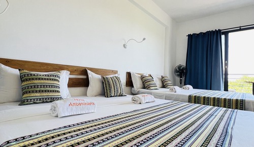 Family Room, Multiple Beds, Mountain View