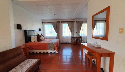 Traditional Suite, Hot Tub