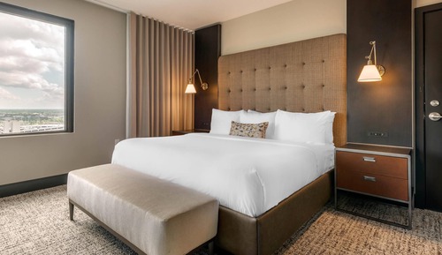 Suite, 1 King Bed, Accessible, Non Smoking