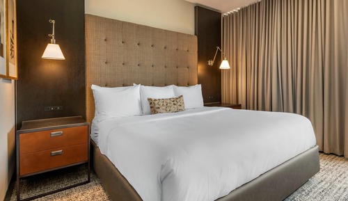 Standard Room, 1 King Bed, Non Smoking, City View