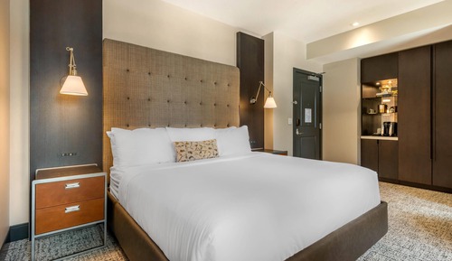 Room, 1 King Bed, Accessible, Non Smoking (City View)