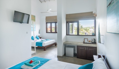 Family Room, Multiple Beds, City View