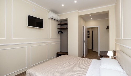 Double Room, 1 Queen Bed, City View (Rigoletto)