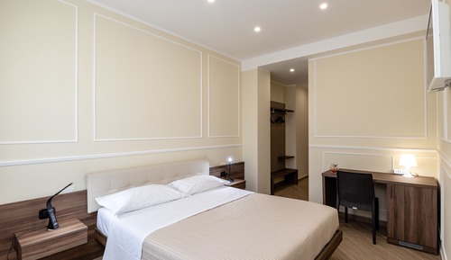 Double Room, 1 Queen Bed, City View (Tosca)