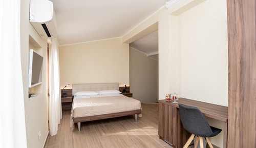 Double Room, 1 Queen Bed, City View (Giulietta)