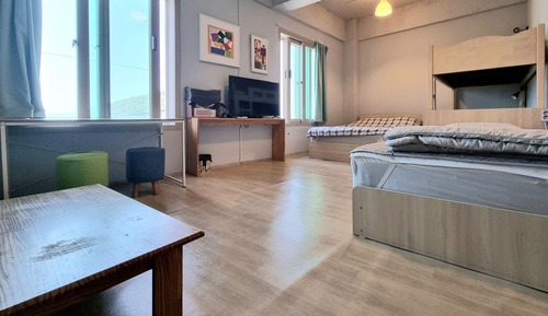 Deluxe Family Room