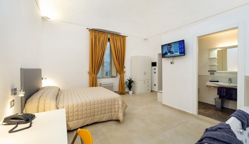 Traditional Suite, Jetted Tub