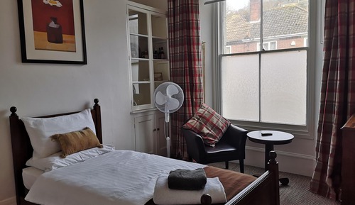 Standard Single Room, Shared Bathroom (2)