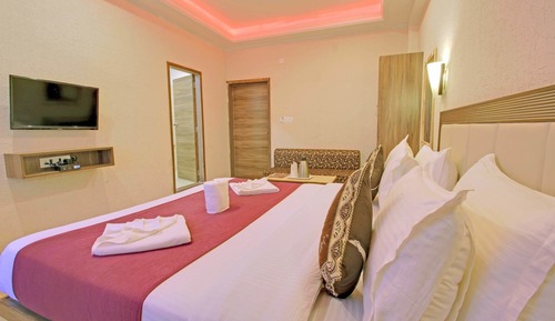 9 Bed Family Room Non A/C