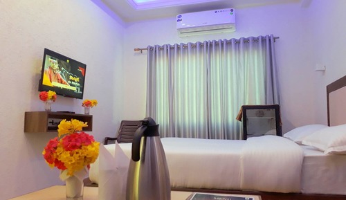 Deluxe A/C Room