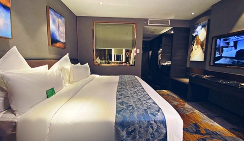 Deluxe King Room