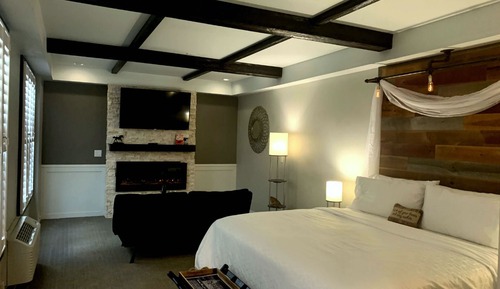 Deluxe Studio Suite