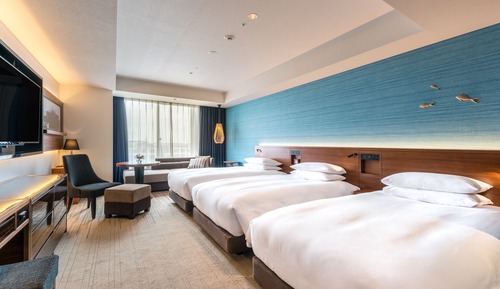 Room (3 Single Beds, Club Access)